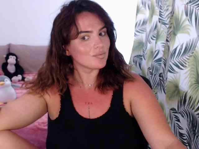 RianaCrystal Live Webcam on BongaCams