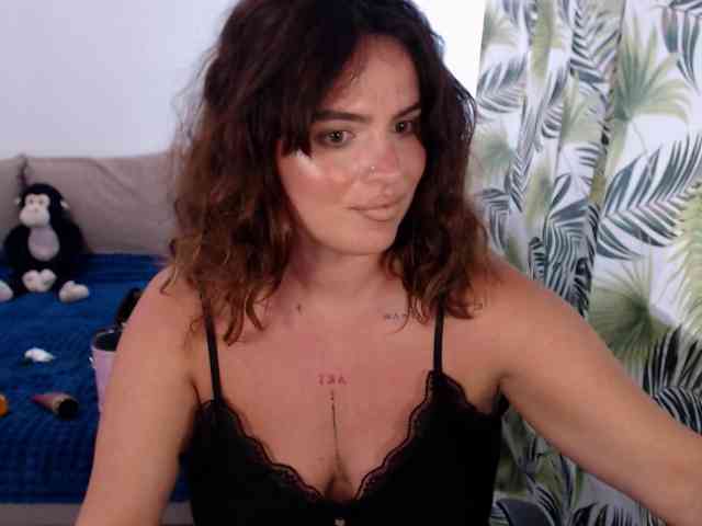 RianaCrystal webcam