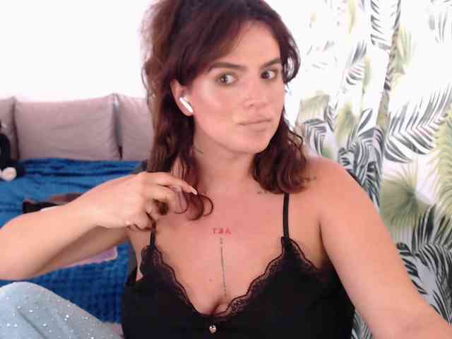 RianaCrystal webcam