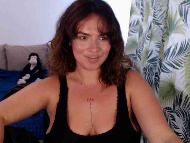 RianaCrystal webcam