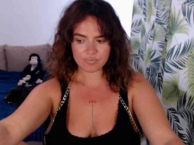 RianaCrystal webcam