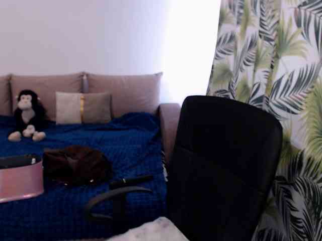 RianaCrystal webcam