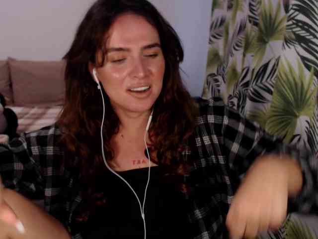 RianaCrystal webcam