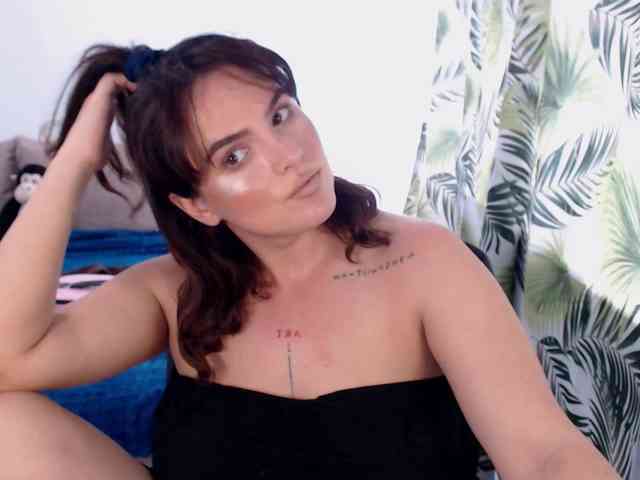 RianaCrystal webcam