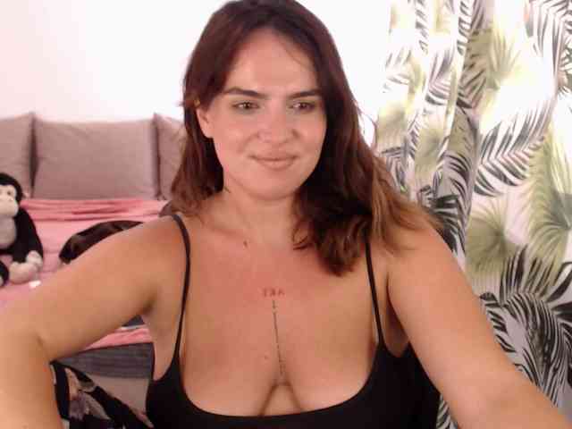 RianaCrystal webcam