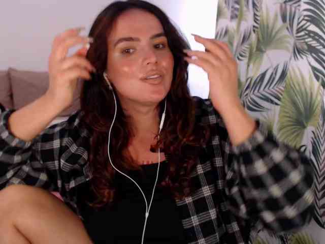 RianaCrystal webcam