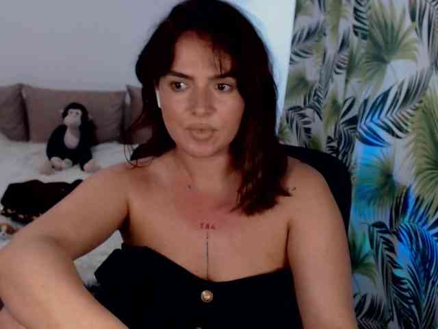 RianaCrystal webcam