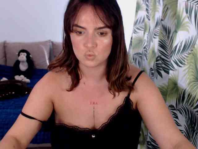 RianaCrystal webcam