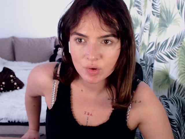 RianaCrystal webcam