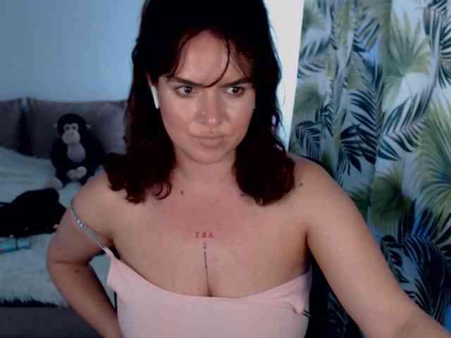 RianaCrystal webcam