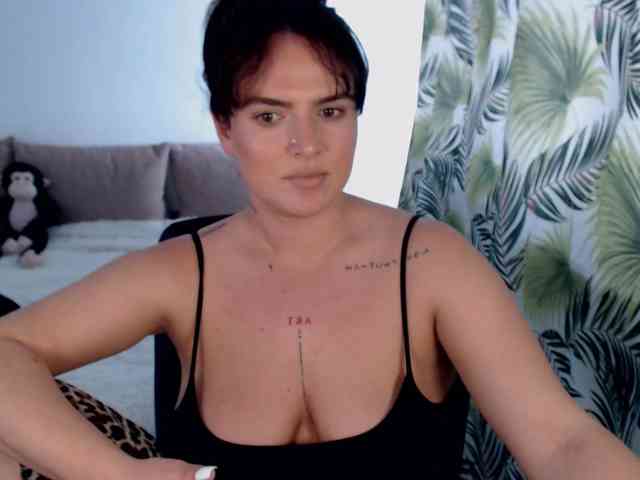 RianaCrystal webcam