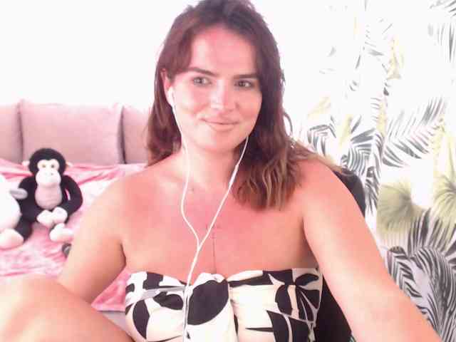 RianaCrystal Live Webcam on BongaCams
