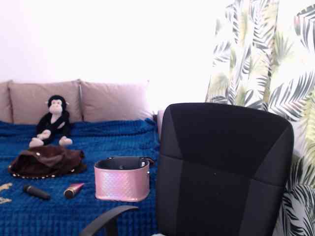 RianaCrystal webcam