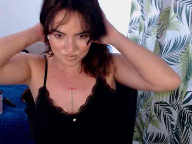 RianaCrystal webcam