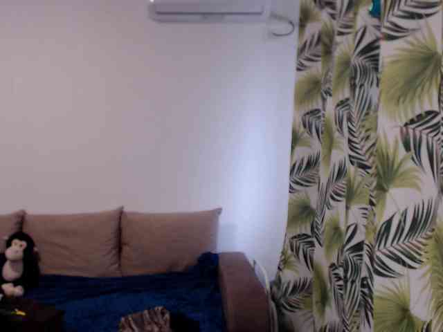 RianaCrystal webcam