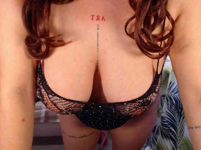 RianaCrystal webcam