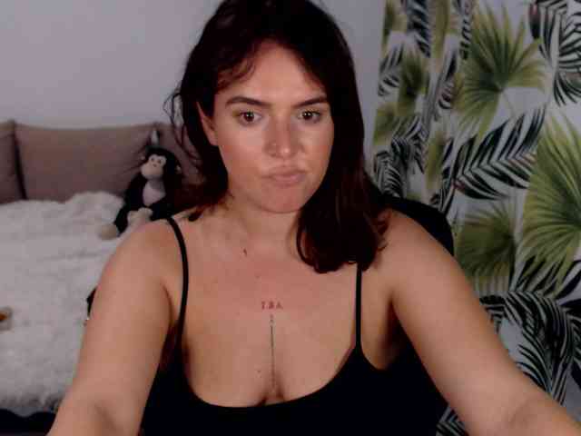 RianaCrystal webcam