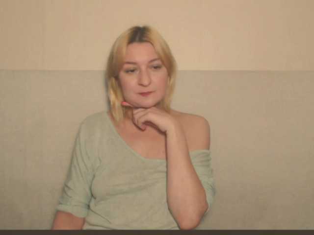 Bonniee — live female cam