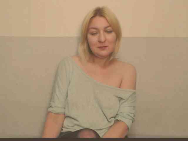 Bonniee Live Webcam on BongaCams