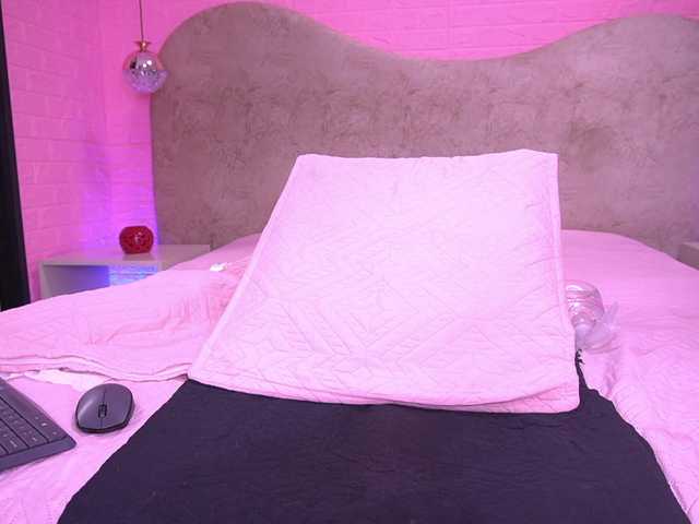 zoe-z Live Cam on BongaCams