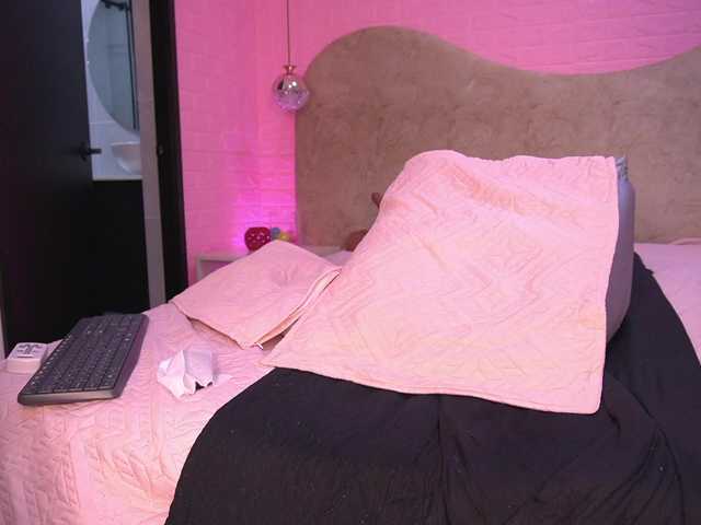 zoe-z's BongaCams show and profile