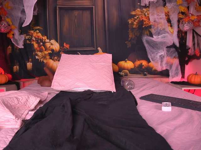 zoe-z, en directo ahora en BongaCams