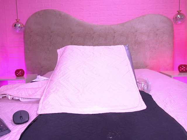 zoe-z live webcam show