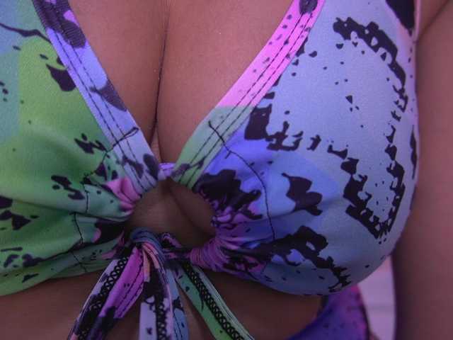 zoe-z live cam on BongaCams