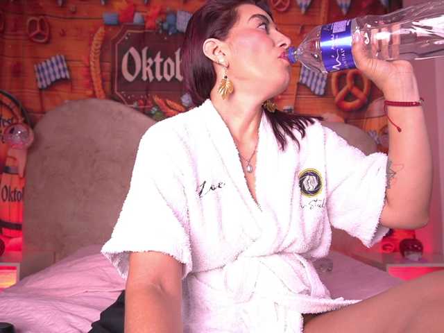 zoe-z live cam on BongaCams