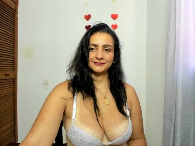 sweetsofia5 live cam on BongaCams