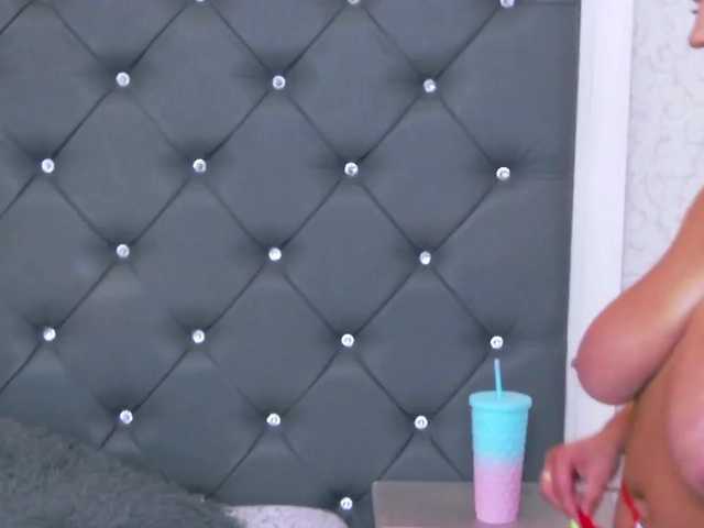 LorenneMays live cam on BongaCams