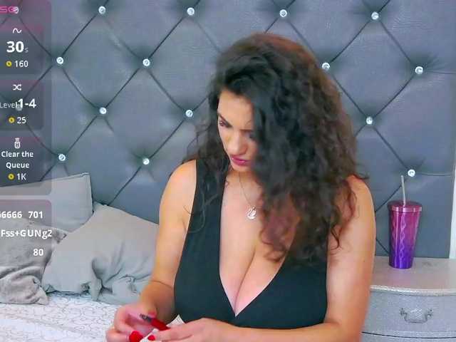 LorenneMays live cam on BongaCams