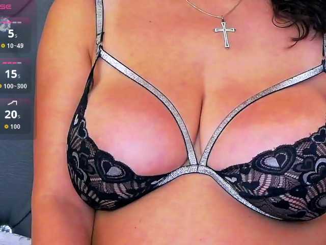 LorenneMays live cam on BongaCams