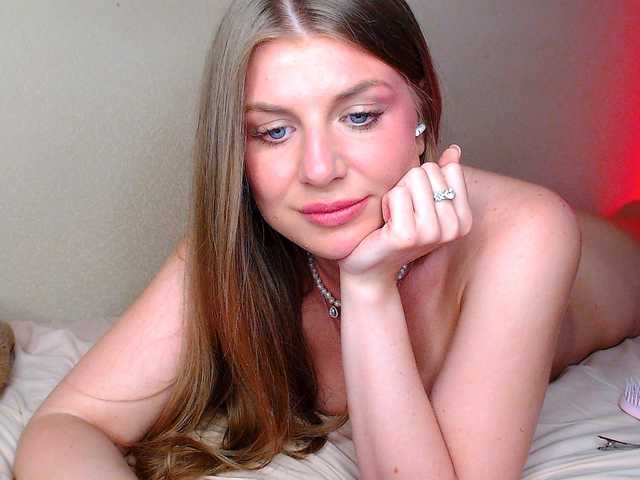 aliceTurner21 live cam on BongaCams