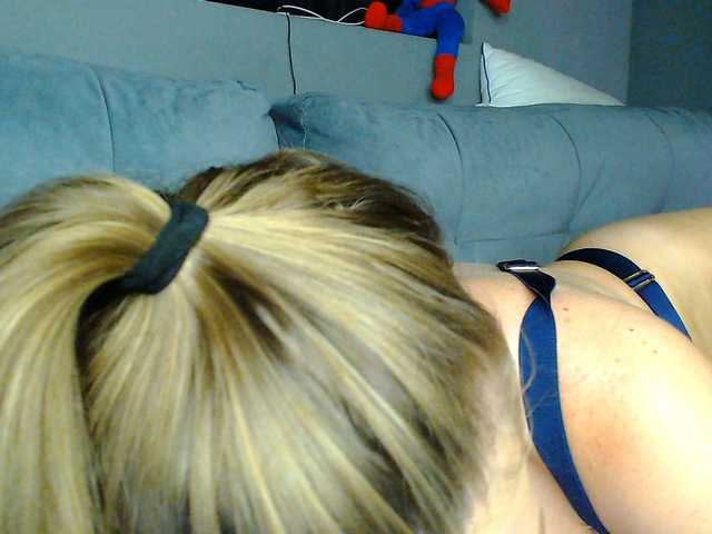 aliceTurner21 live cam on BongaCams