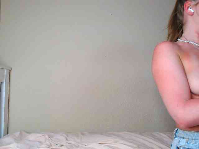 JustAlice webcam