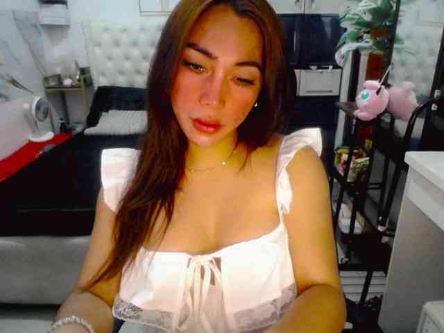 Kristinestar's cam show statistics and live stream
