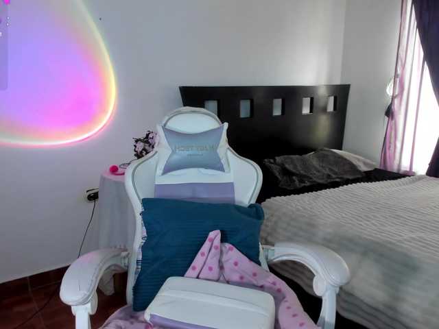 anastasia1213 — live female cam