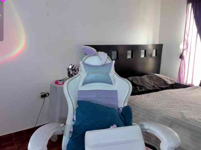 anastasia1213's live room