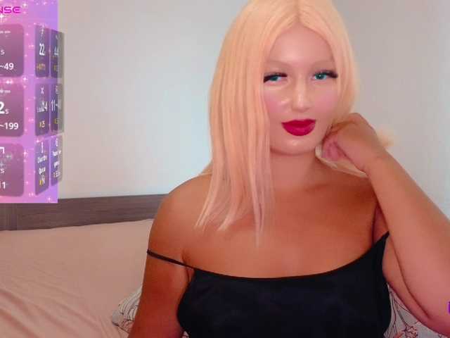 Rosebelle1 live cam on BongaCams