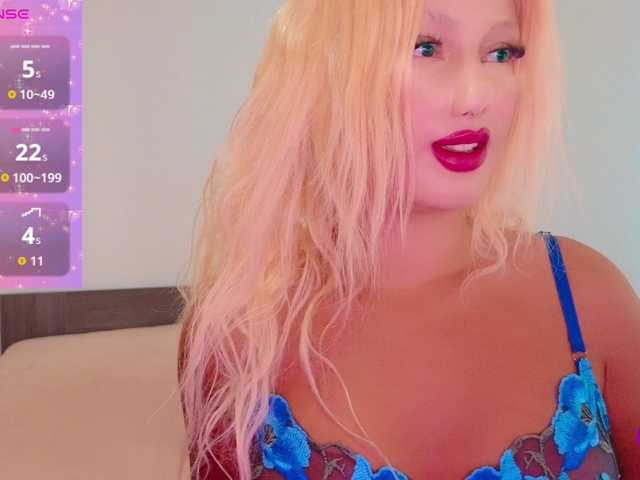 Rosebelle1 live cam on BongaCams