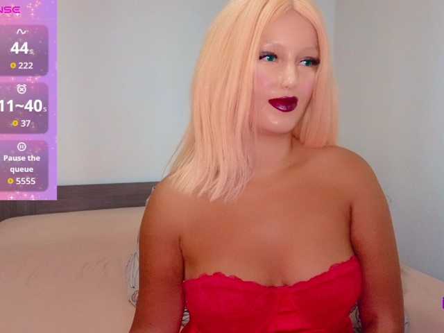 Rosebelle1 live cam on BongaCams