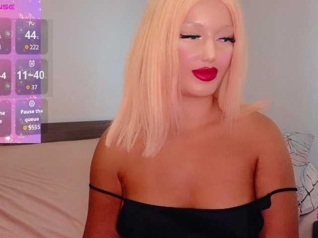 Rosebelle1 live cam on BongaCams