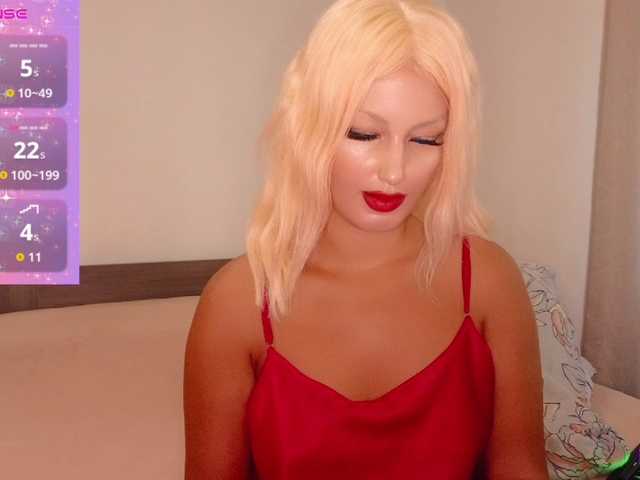 Rosebelle1 live cam on BongaCams