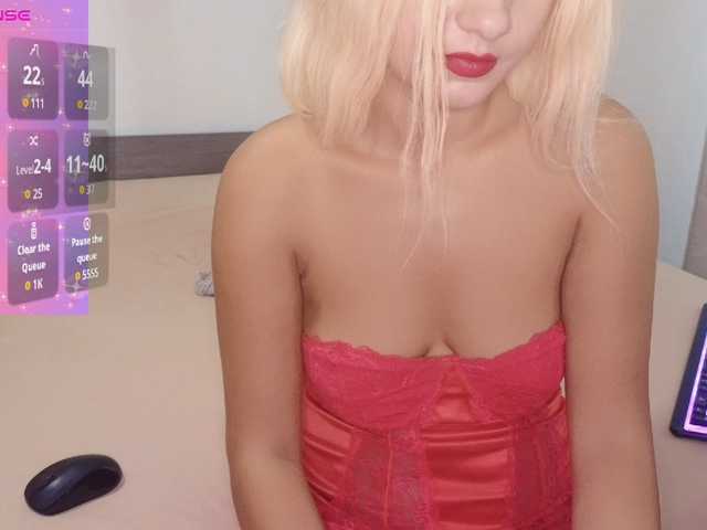 Rosebelle1 live cam on BongaCams