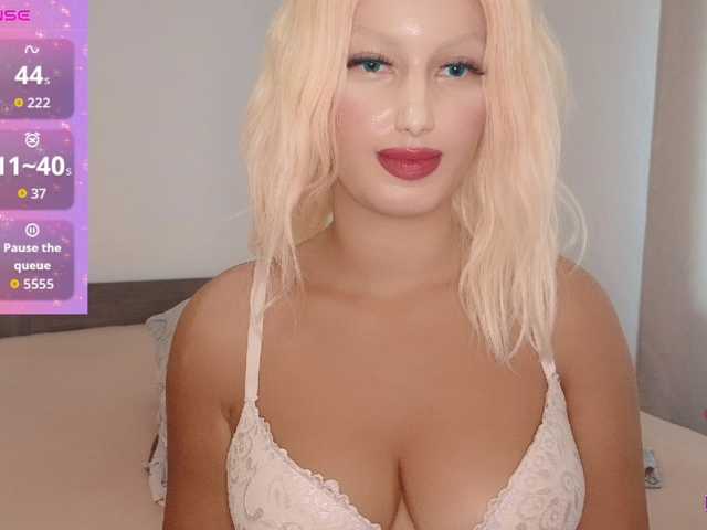 Rosebelle1 live cam on BongaCams