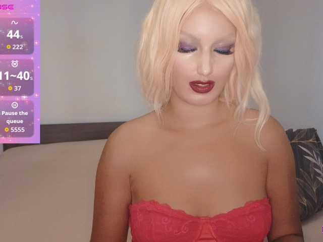 Rosebelle1 live cam on BongaCams