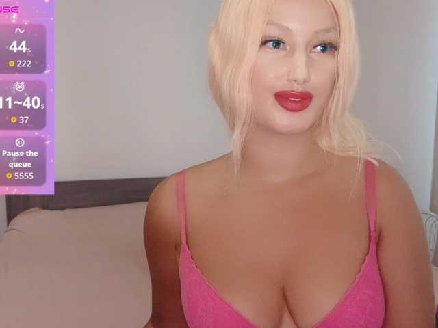 Rosebelle1 live cam on BongaCams