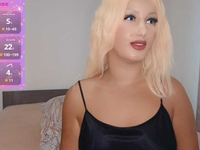 Rosebelle1 live cam on BongaCams