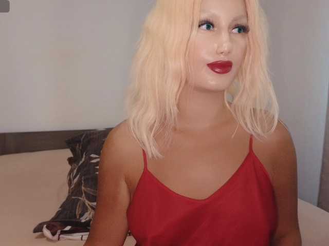 Rosebelle1 live cam on BongaCams